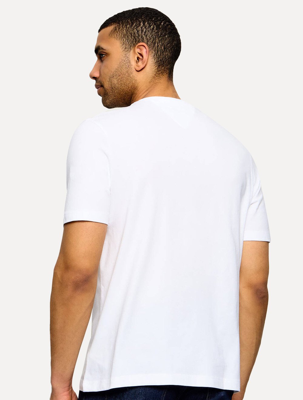 Camiseta Tommy Hilfiger Masculina Brand Love Signature Logo Branca