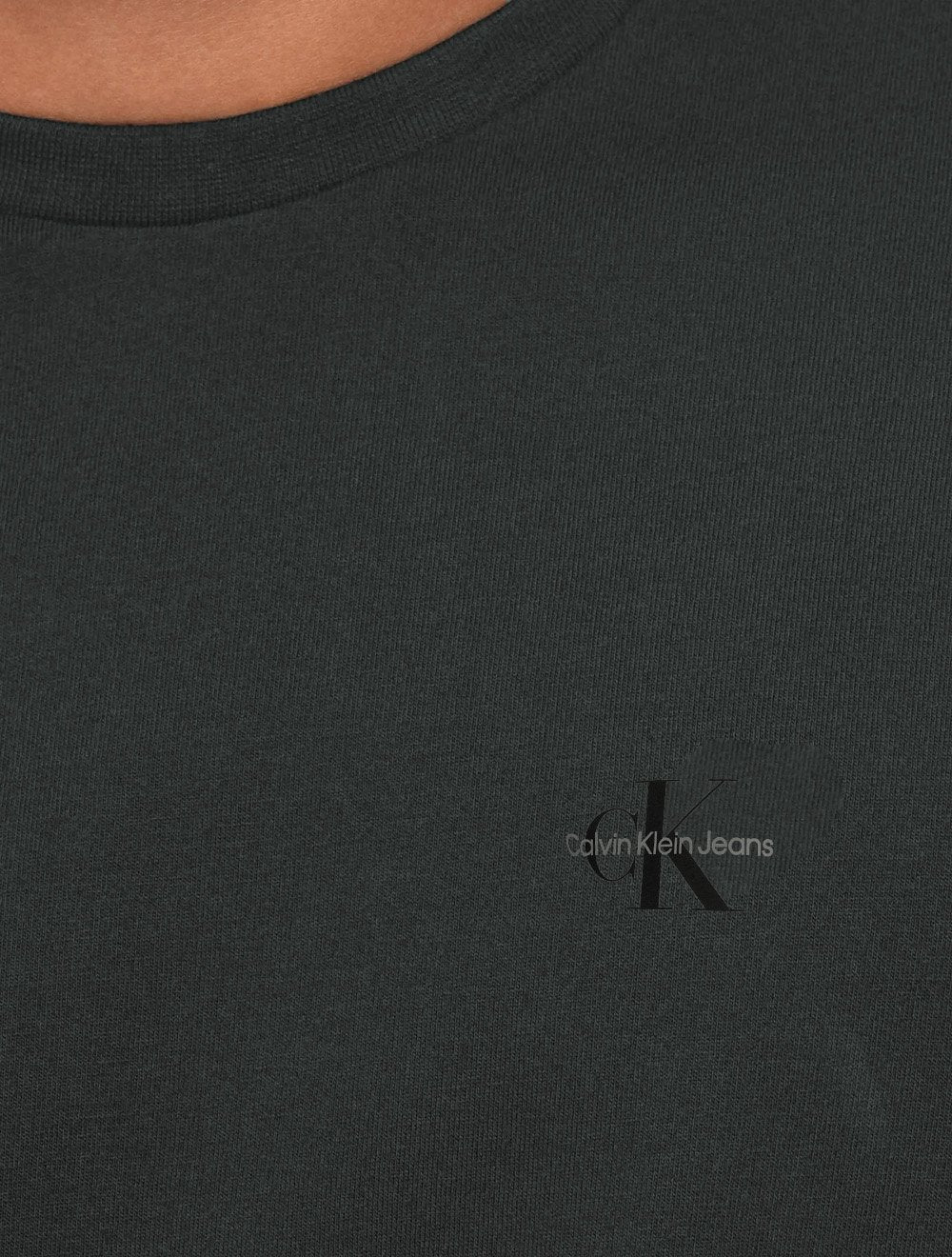 Camiseta Calvin Klein Jeans Masculina New Logo Re Issue Chumbo