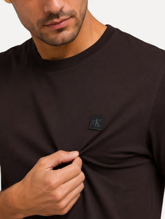Camiseta Calvin Klein Jeans Masculina Cotton CK Logo Quadrado Marrom Escuro