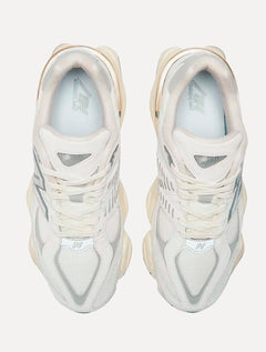 Tênis New Balance 9060 Branco/Prata