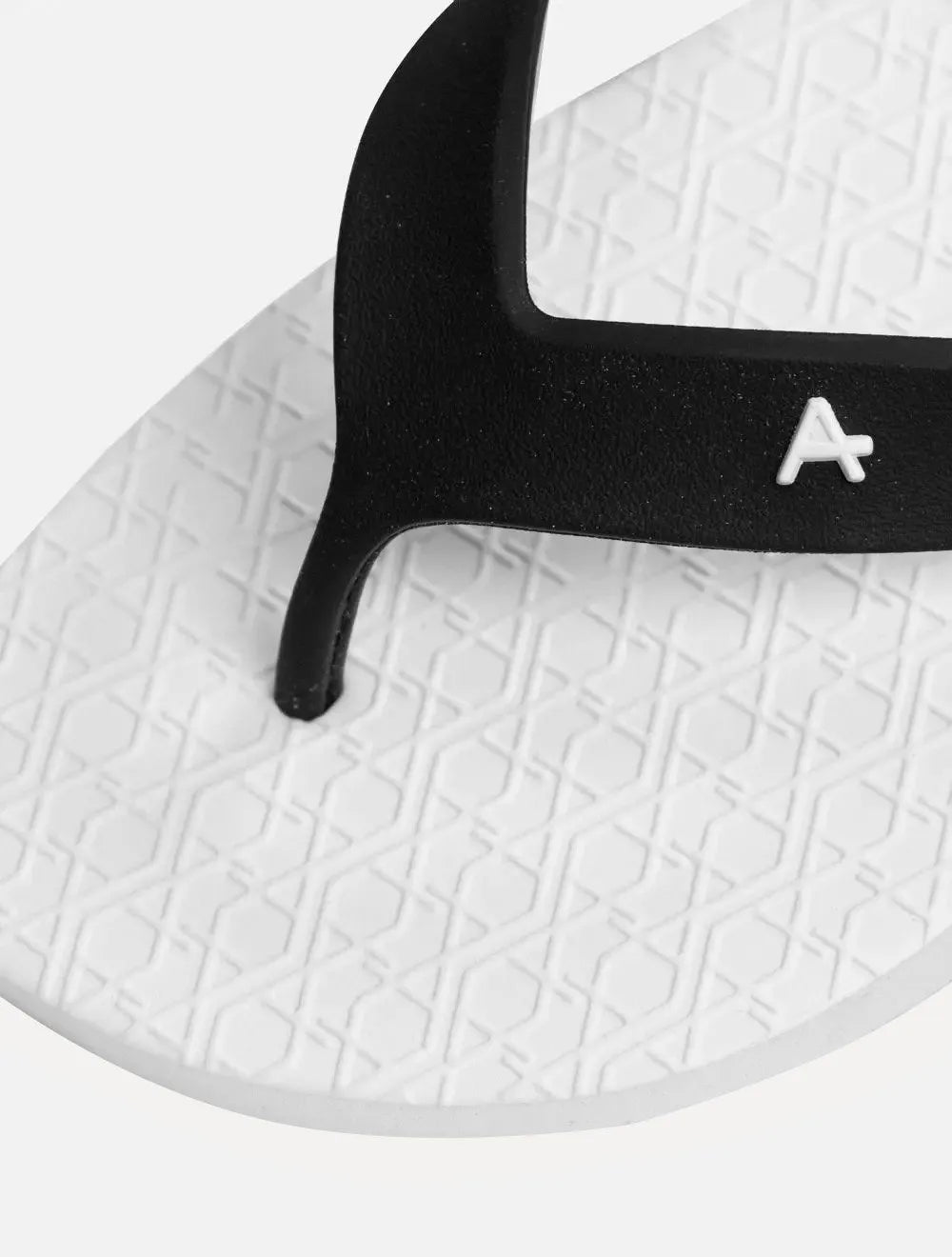 Chinelo Aramis Masculino ARM1139 Box Cabedal Logo Branco