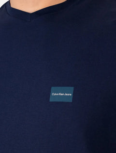 Camiseta Calvin Klein Jeans Masculina Gola V Dark Square Azul Marinho