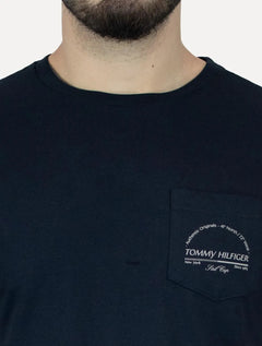 Camiseta Tommy Hilfiger Masculina Arch Pocket Azul Marinho