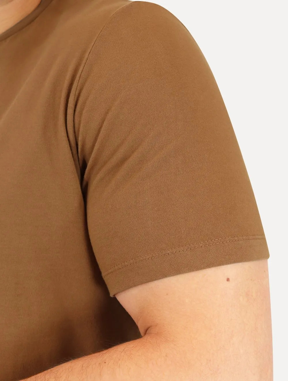 Camiseta Calvin Klein Jeans Masculina New Re Issue Frontal Logo Marrom 