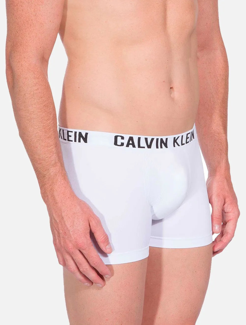 Cuecas Calvin Klein Trunk Seamless Logo Preta e Branca Pack 2UN