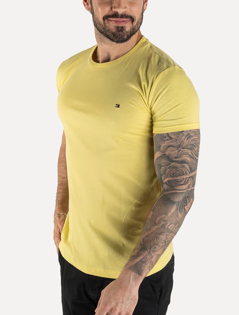 Camiseta Tommy Hilfiger Masculina Essential Cotton Amarela Médio