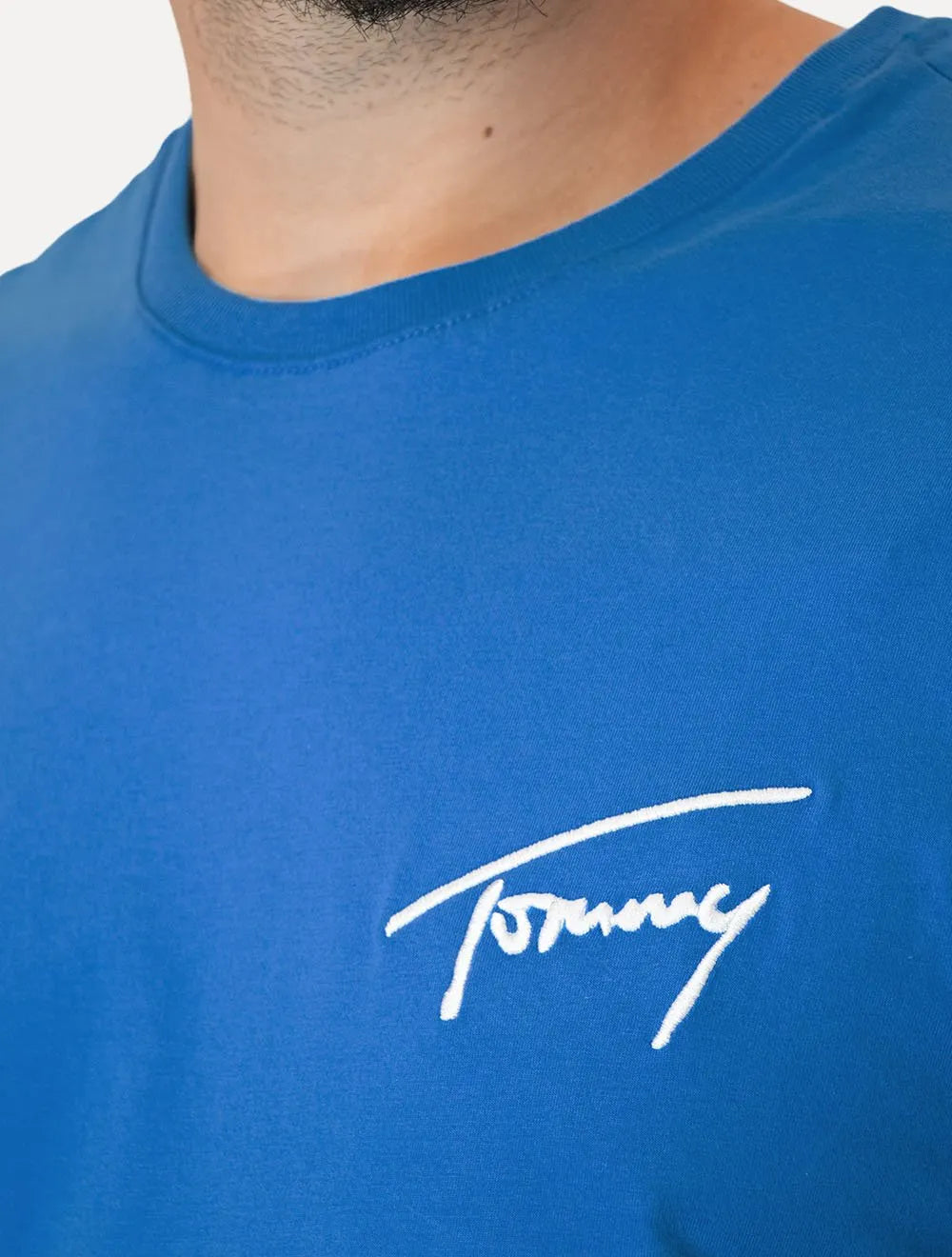 Camiseta Tommy Jeans Masculina Embroidered Signature Azul