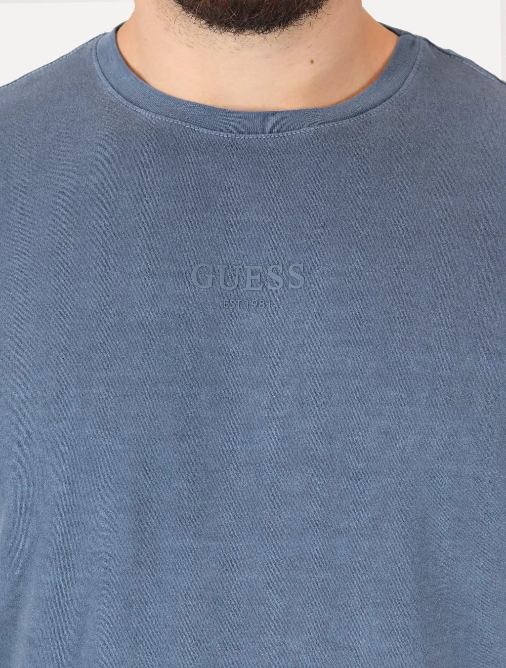 Camiseta Guess Masculina Rubber Est.1981 Stoned Azul Escuro