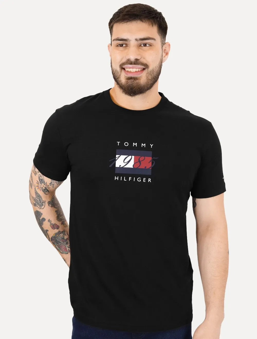 Camiseta Tommy Hilfiger Masculina Linear Flag Graphic Preta