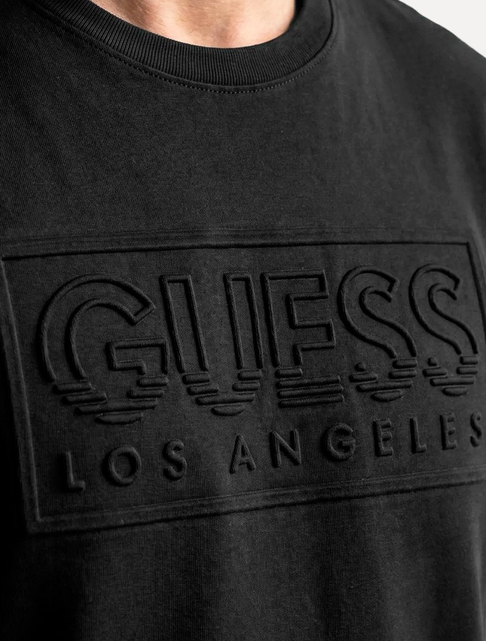 Camiseta Guess Masculina Los Angeles Embossed Logo Preto