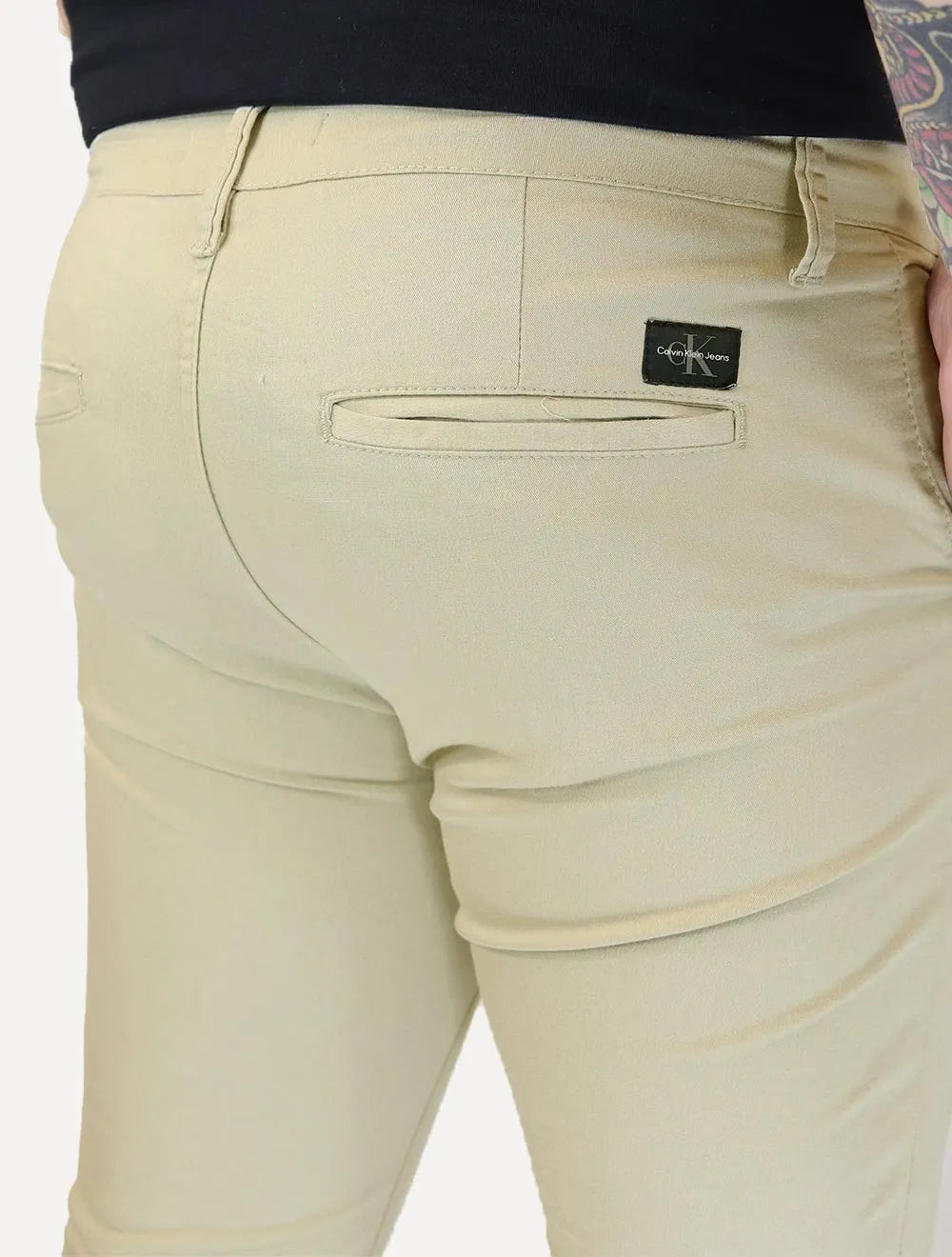 Calça Calvin Klein Jeans Masculina RE Issue Label Cáqui Claro
