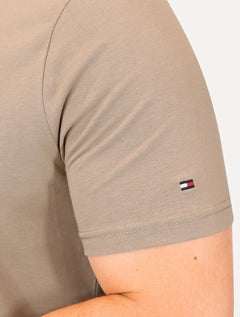 Camiseta Tommy Hilfiger Masculina Regular Logo Arch Marrom Claro