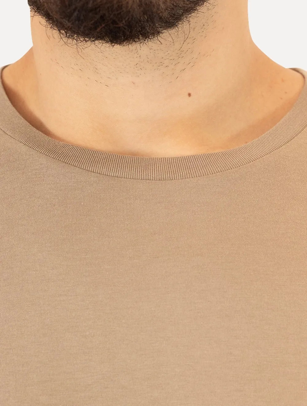 Camiseta Calvin Klein Jeans Masculina Dark Omega Relevo Caqui Médio
