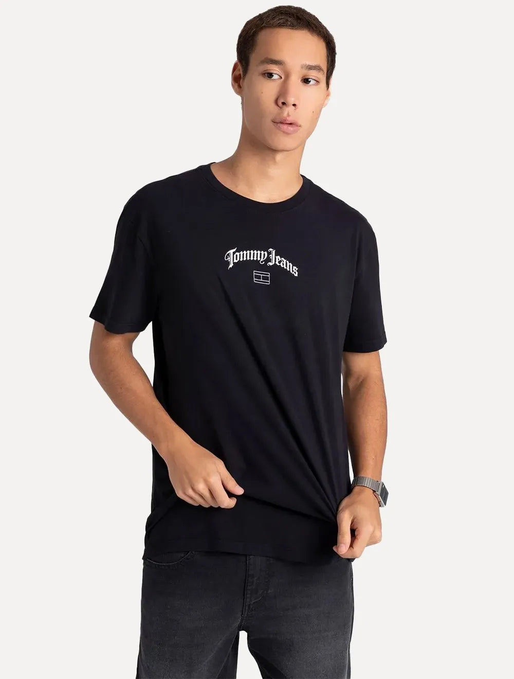 Camiseta Tommy Jeans Masculina Regular Grunge Arch Preta