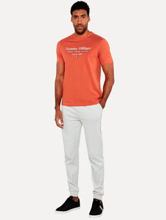 Camiseta Tommy Hilfiger Masculina Center Stack Laranja
