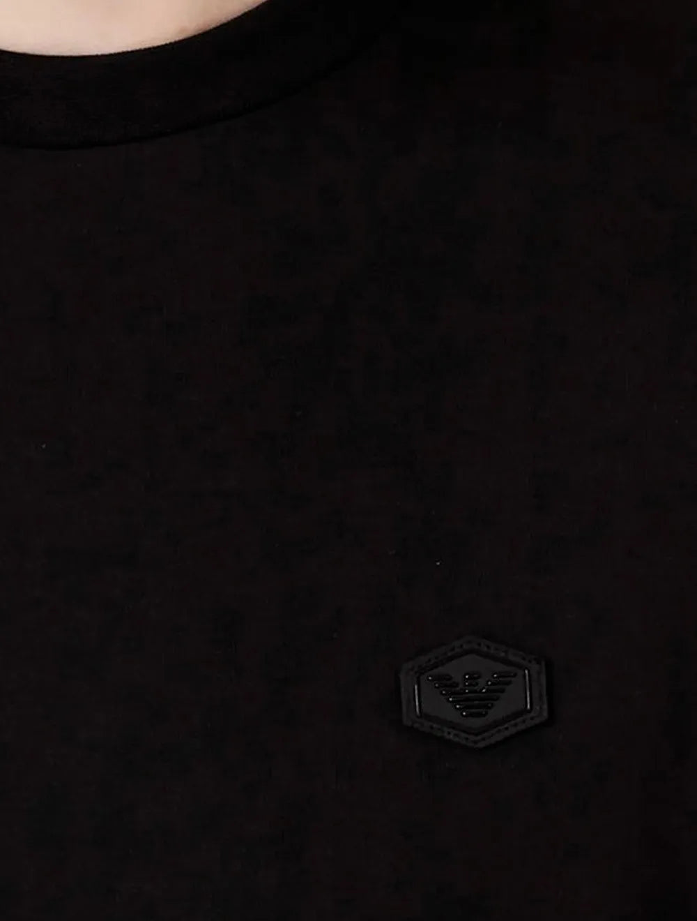 Camiseta Emporio Armani Masculina Essential Minimalist Micro Patch Preto