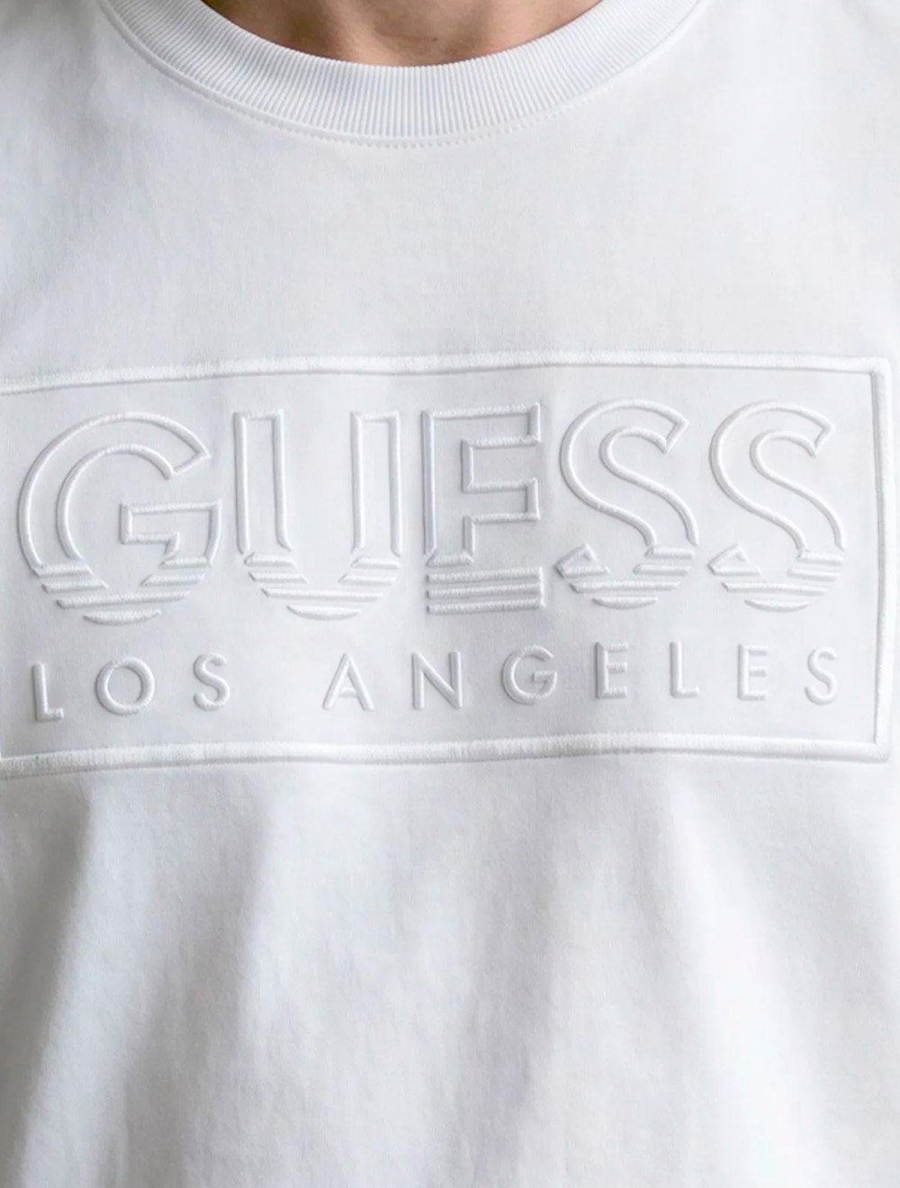 Camiseta Guess Masculina Los Angeles Embossed Logo Branco