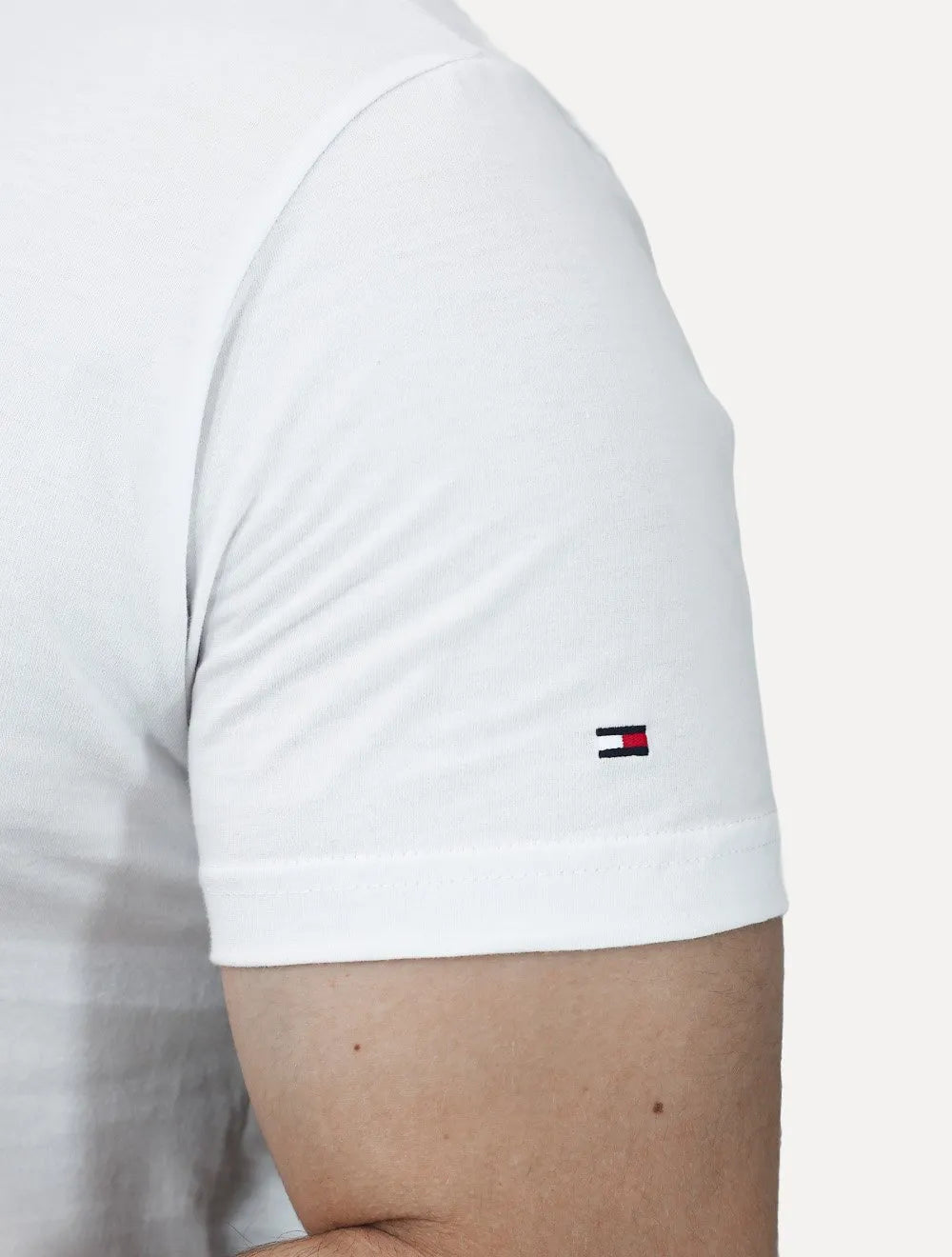 Camiseta Tommy Hilfiger Masculina Brand Love Big New Logo Branca