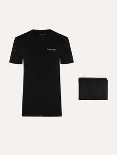 Kit Calvin Klein | Camiseta Swimwear V-Neck Slim Fit e Carteira Couro CK Preta