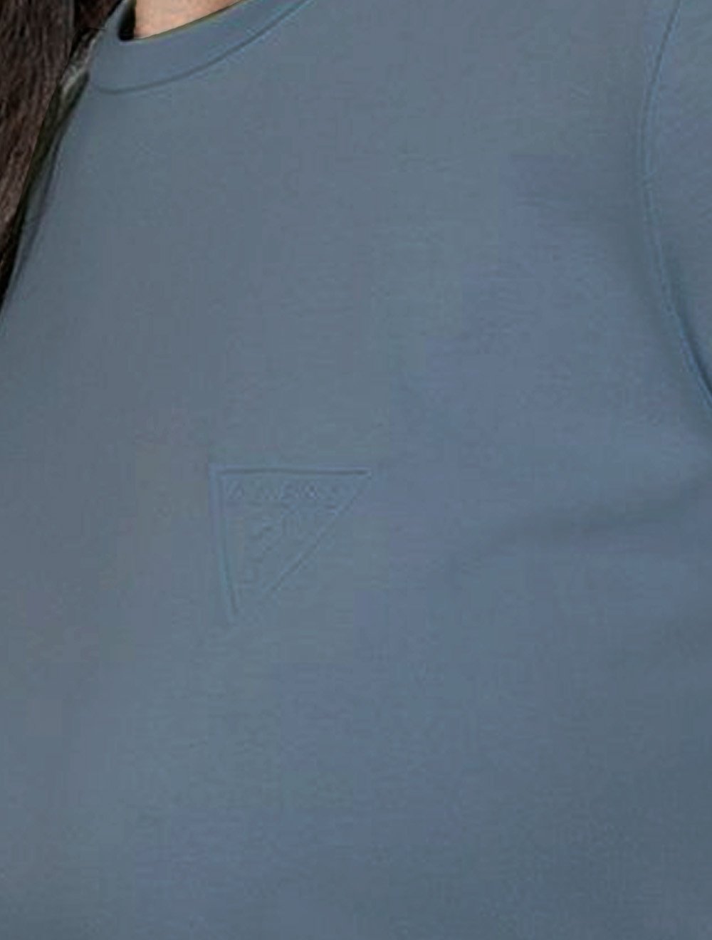 Camiseta Guess Feminina Chest Rubber Logo Azul Médio