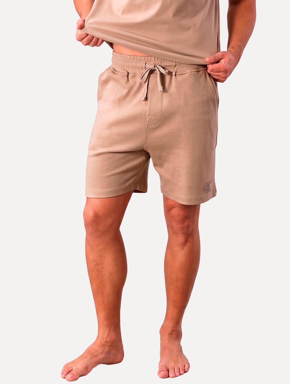 Bermuda Calvin Klein Masculina Suedine CK Logo Cáqui Médio