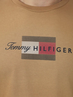 Camiseta Tommy Hilfiger Masculina Brand Love Big Graphic Cáqui  Médio