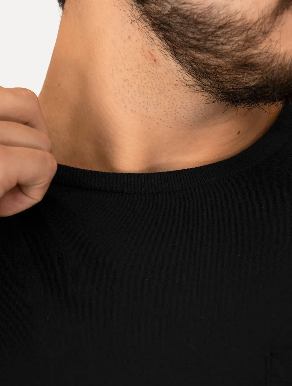 Camiseta Colcci Masculina Cotton Lateral Tag Pocket Preta