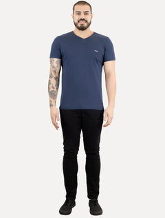 Camiseta Colcci Masculina V-Neck Logo Minimalista Azul Marinho
