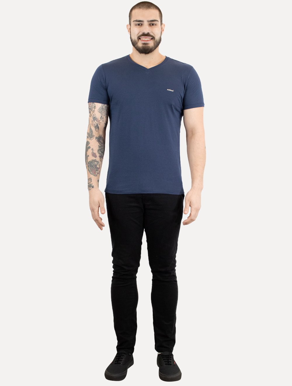 Camiseta Colcci Masculina V-Neck Logo Minimalista Azul Marinho