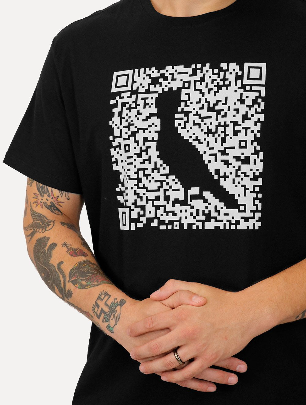 Camiseta Reserva Masculina Regular Greenk QR Code Preta