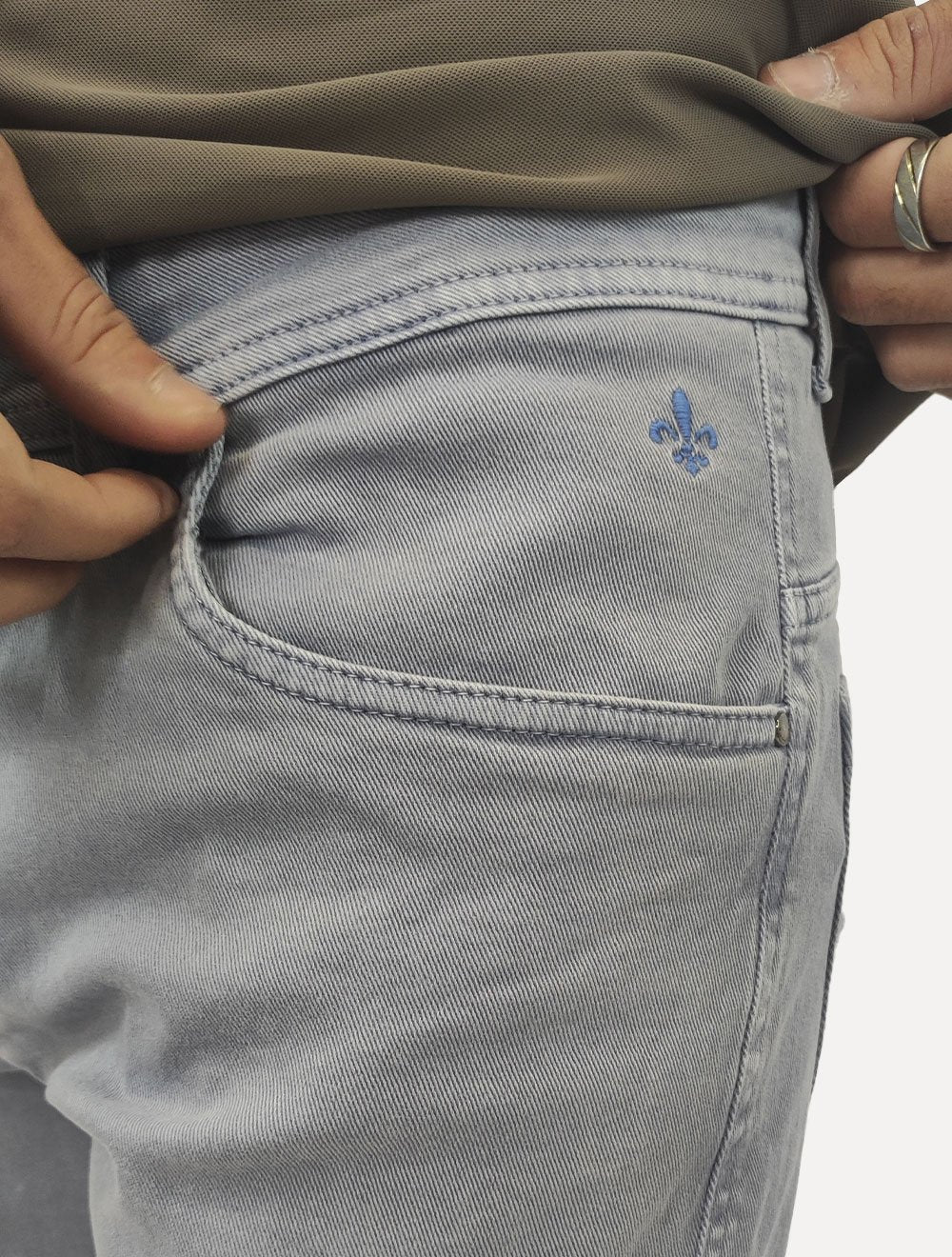 Bermuda Dudalina Masculina Jeans Slim 5 Pockets Tinturada Azul Claro