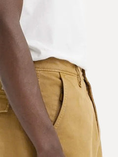 Calça Levis Masculina de Sarja Authentic Straight XX Chino Cáqui