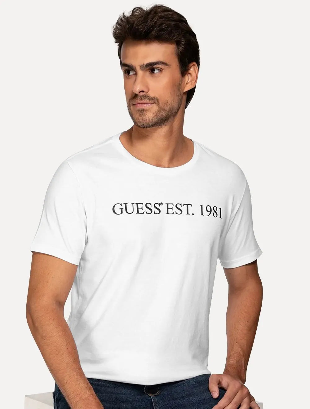 Camiseta Guess Masculina Est 1981 Relevo Branca