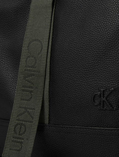 Mochila Calvin Klein Jeans Cargo Flap PU Preta