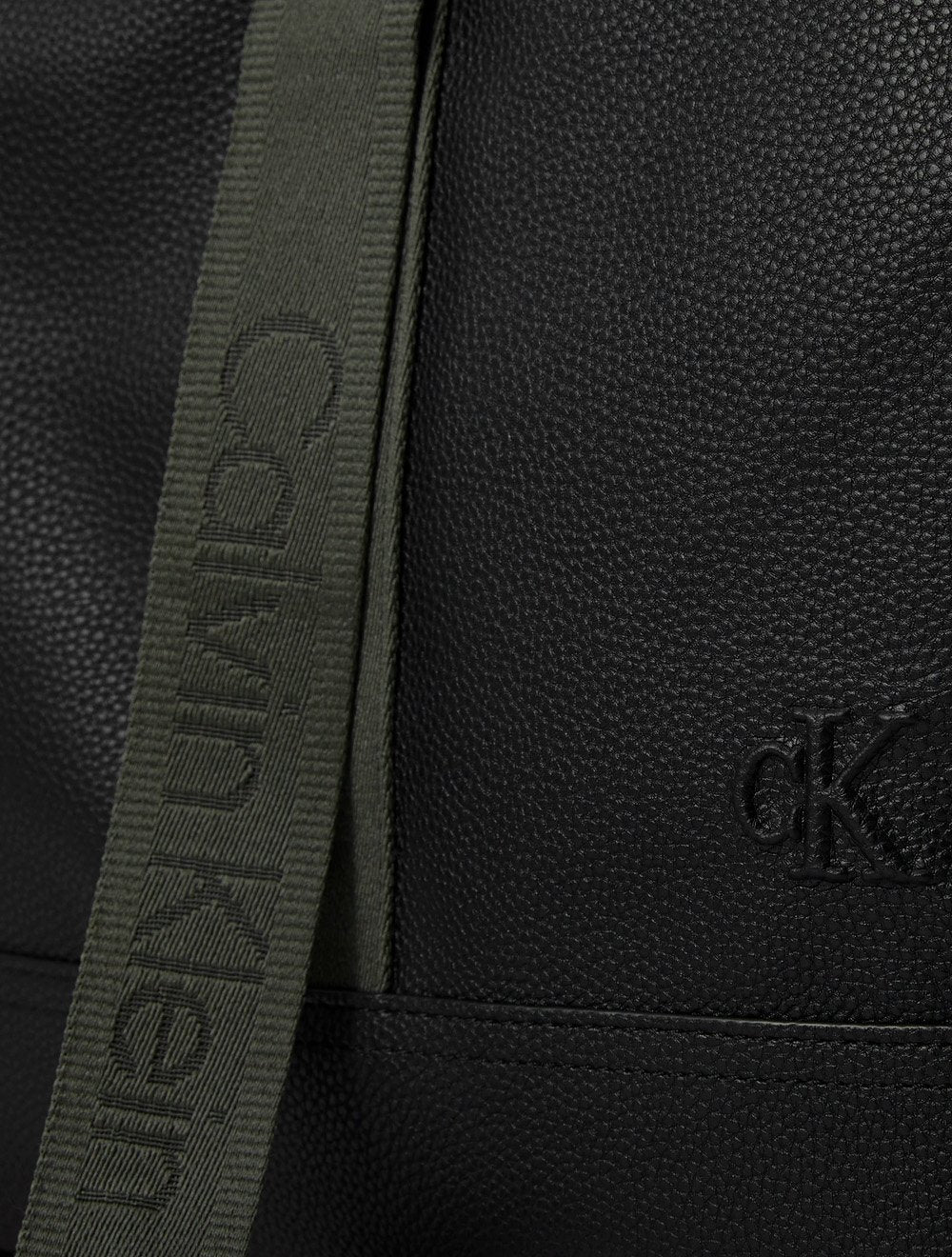 Mochila Calvin Klein Jeans Cargo Flap PU Preta
