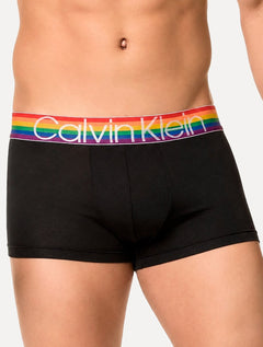 Cueca Calvin Klein Low Rise Trunk Cotton CK Cós Pride Preta