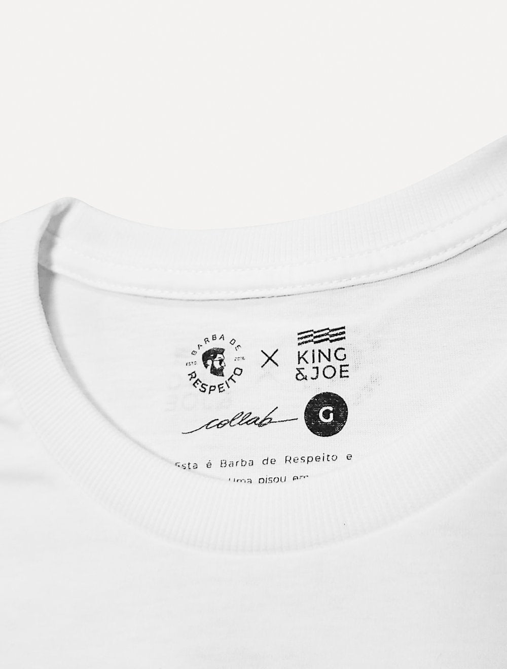 Camiseta King & Joe Masculina Collab The Barbas Branca