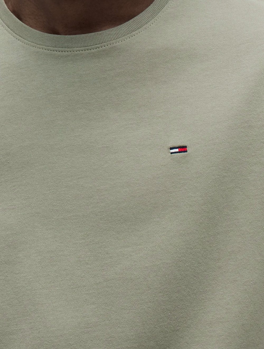 Camiseta Tommy Jeans Masculina Regular Jersey C-Neck Flag Verde Musgo