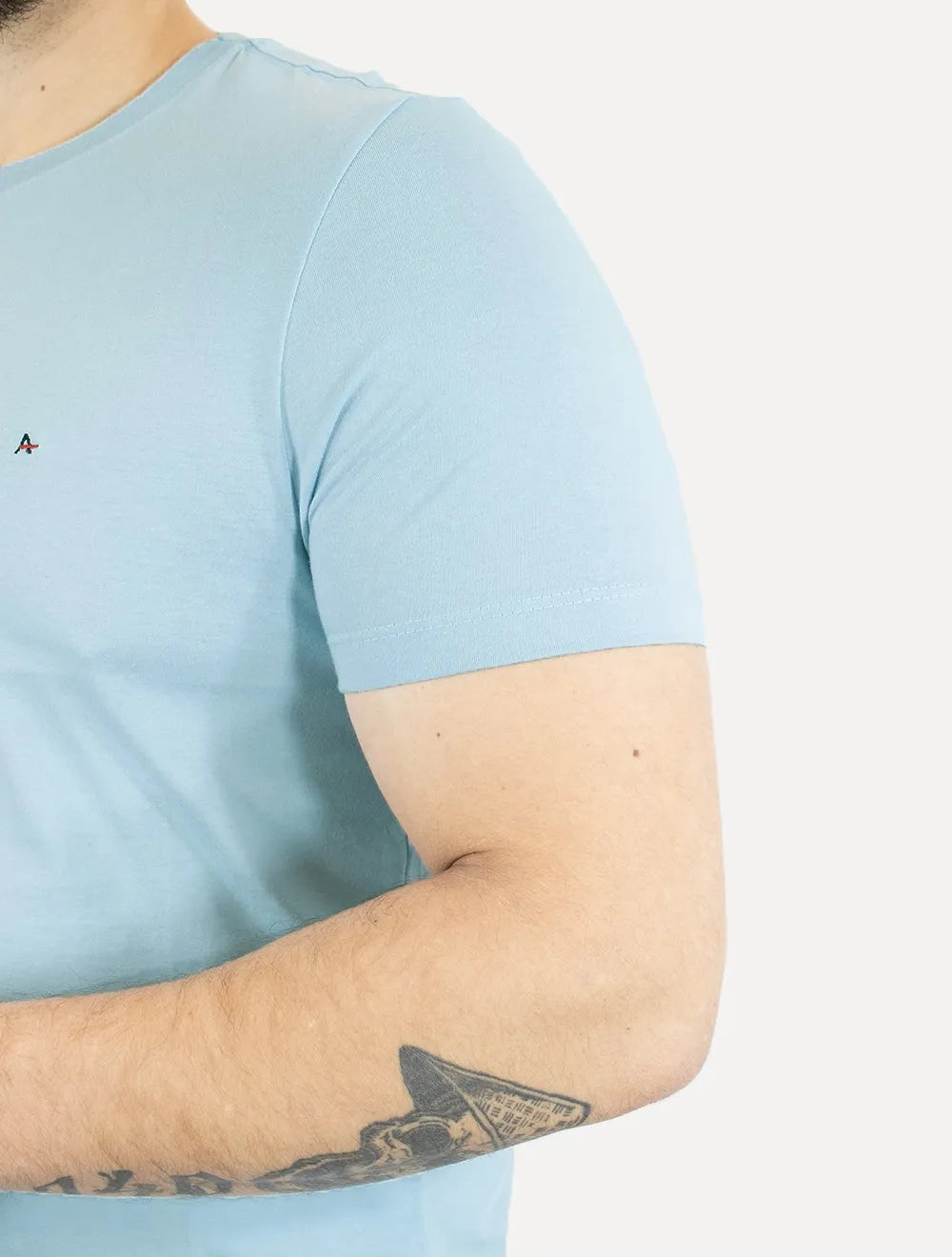 Camiseta Aramis Masculina Basic Lisa Azul Pastel