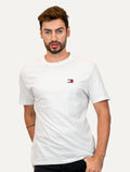Camiseta Tommy Jeans Masculina Regular Med Flag Badge Branca