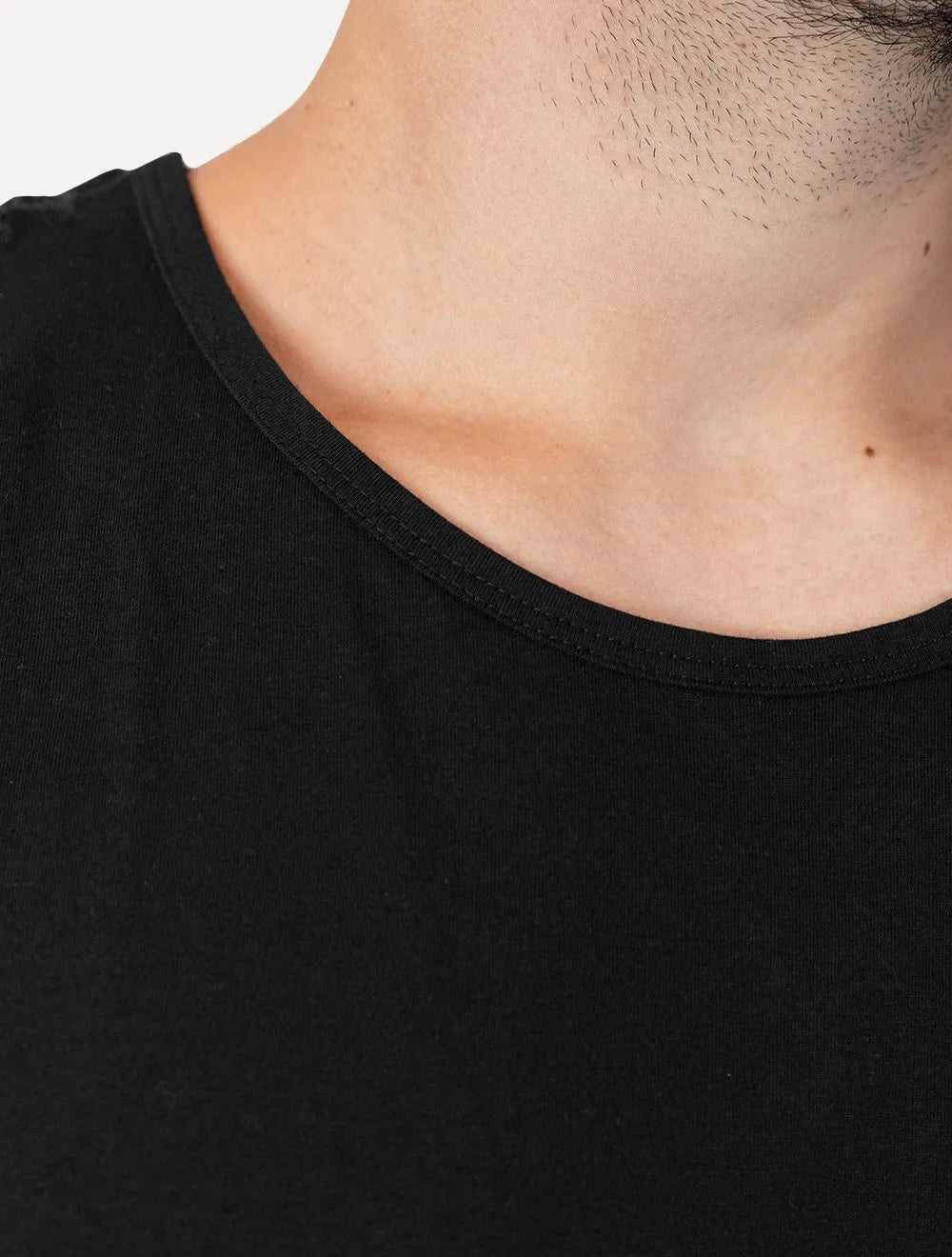 Regata King & Joe Masculina Logomania Circle Script Peito Preto