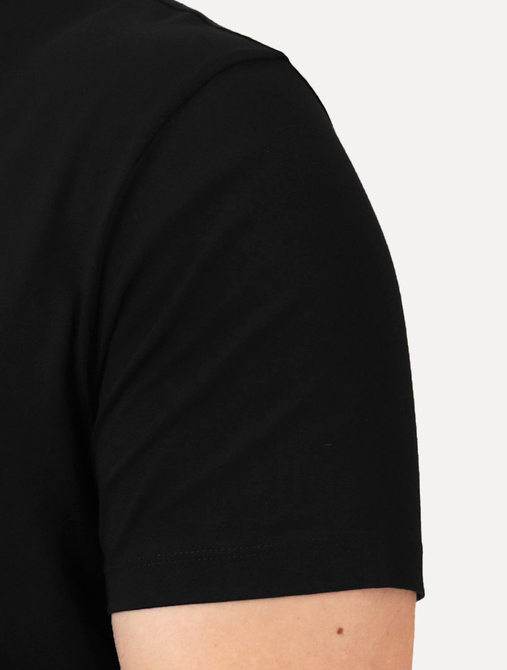 Camiseta Armani Exchange Masculina Embroidery AX Light Logo Preta