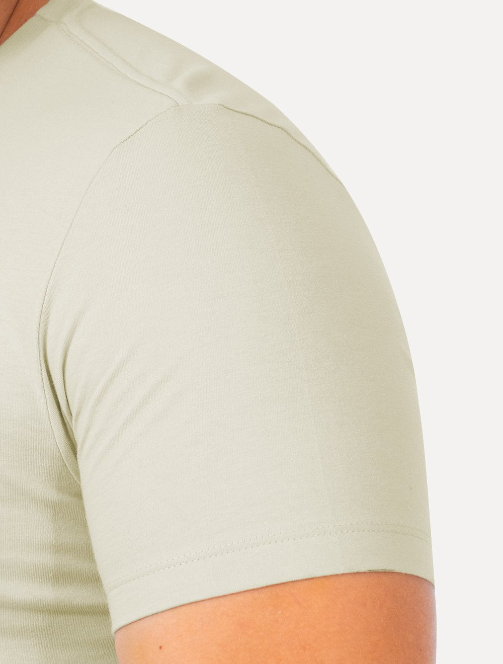 Camiseta Guess Masculina Embossed Logo Verde Claro