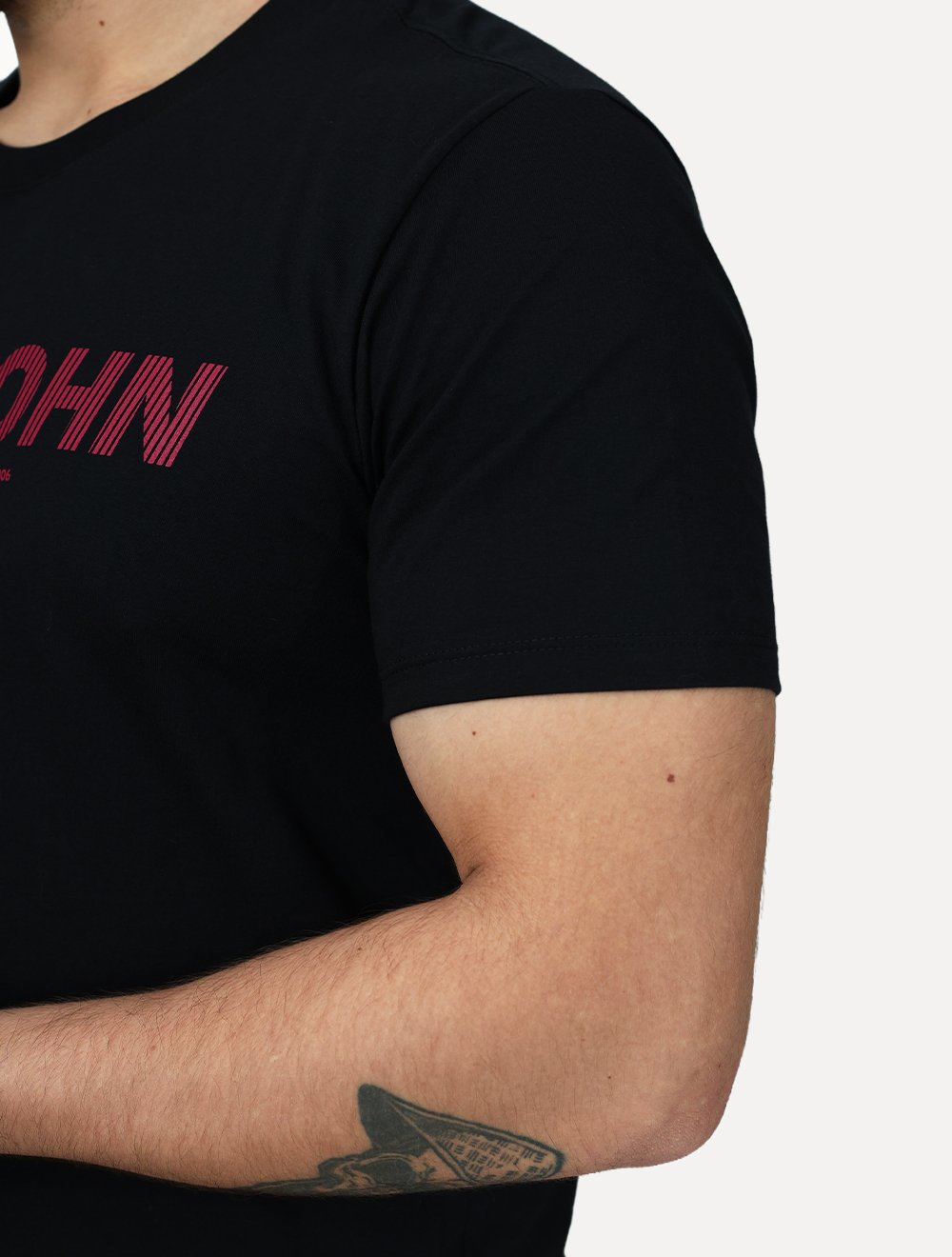 Camiseta John John Masculina Slim Fit Signature Preta