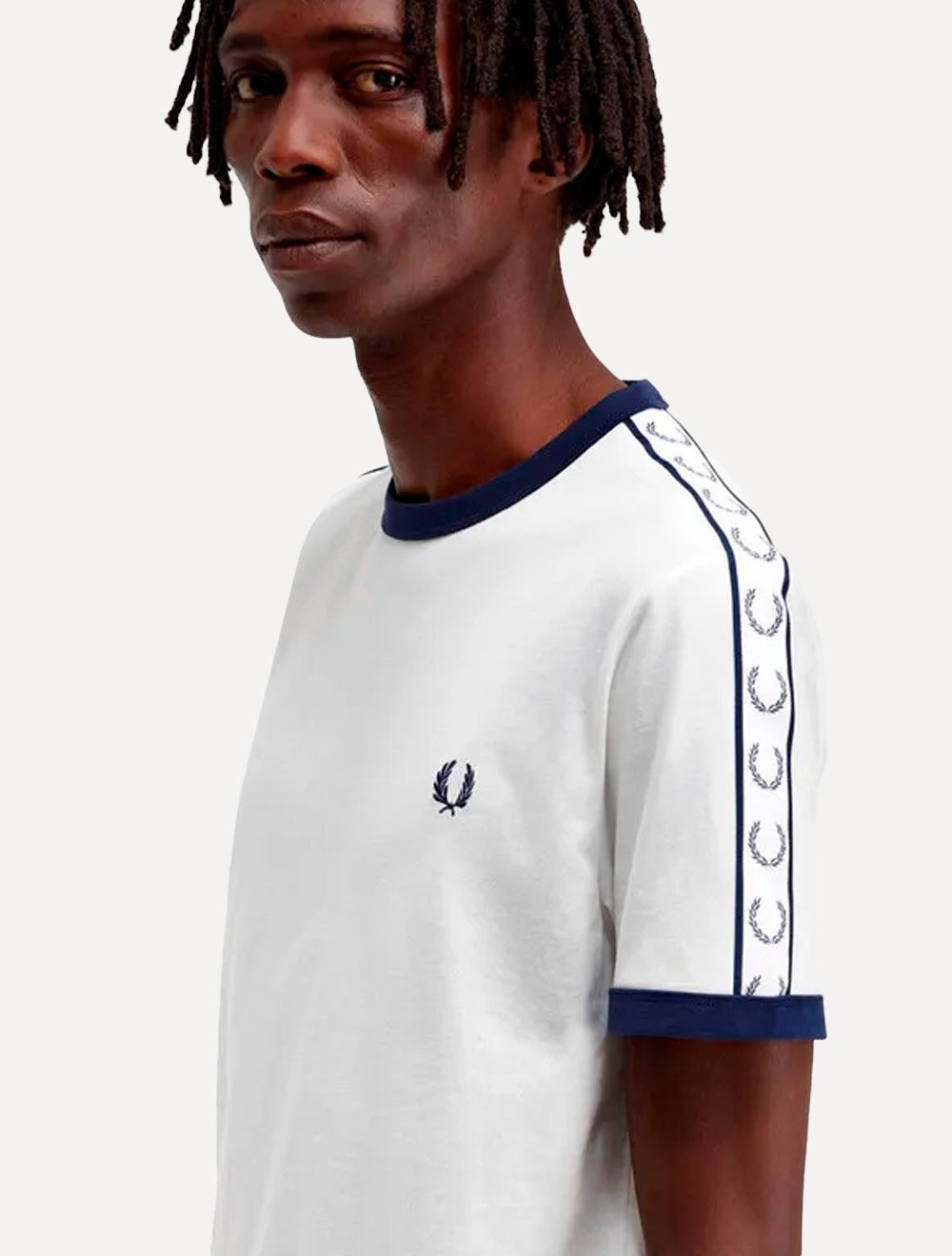 Camiseta Fred Perry Masculina Regular Taped Ringer Branca