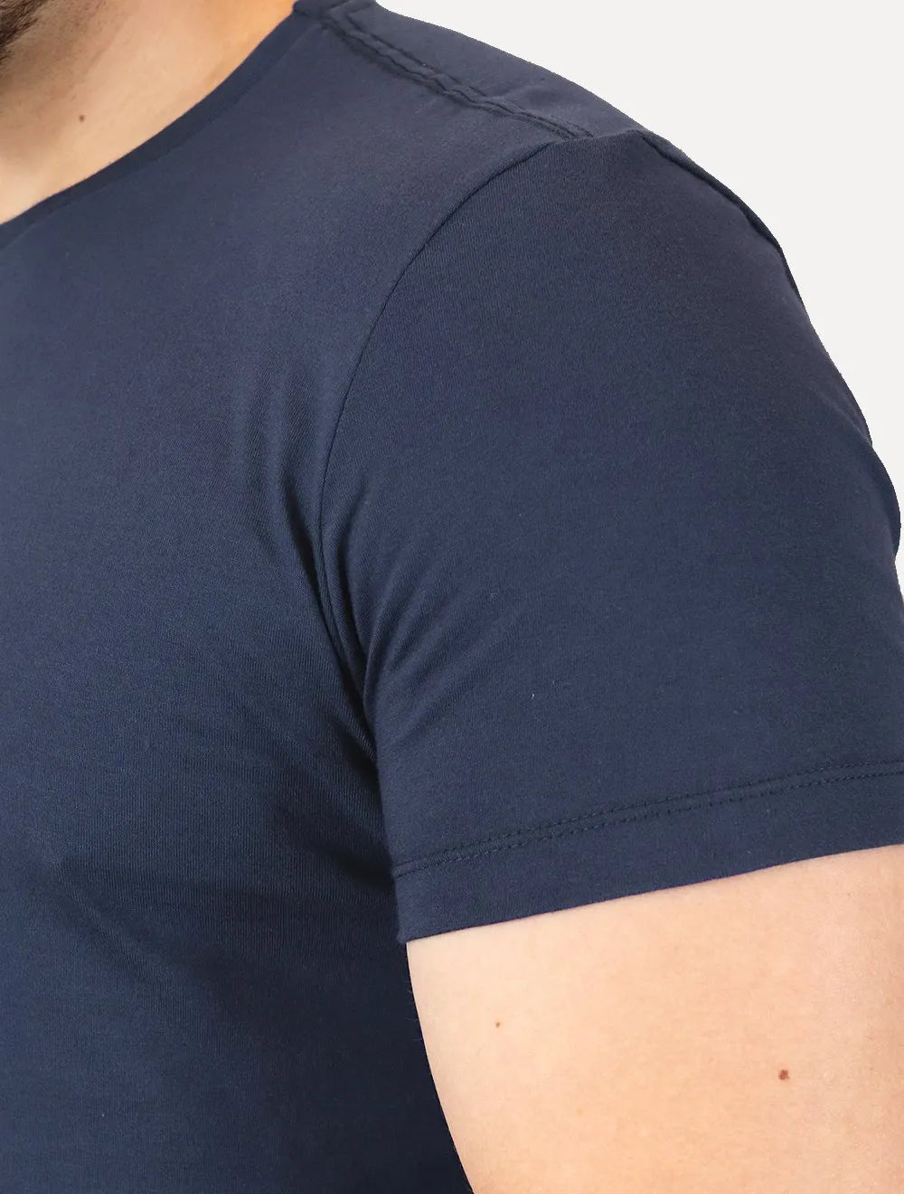 Camiseta Guess Masculina Signature Logo Triangle Azul Marinho