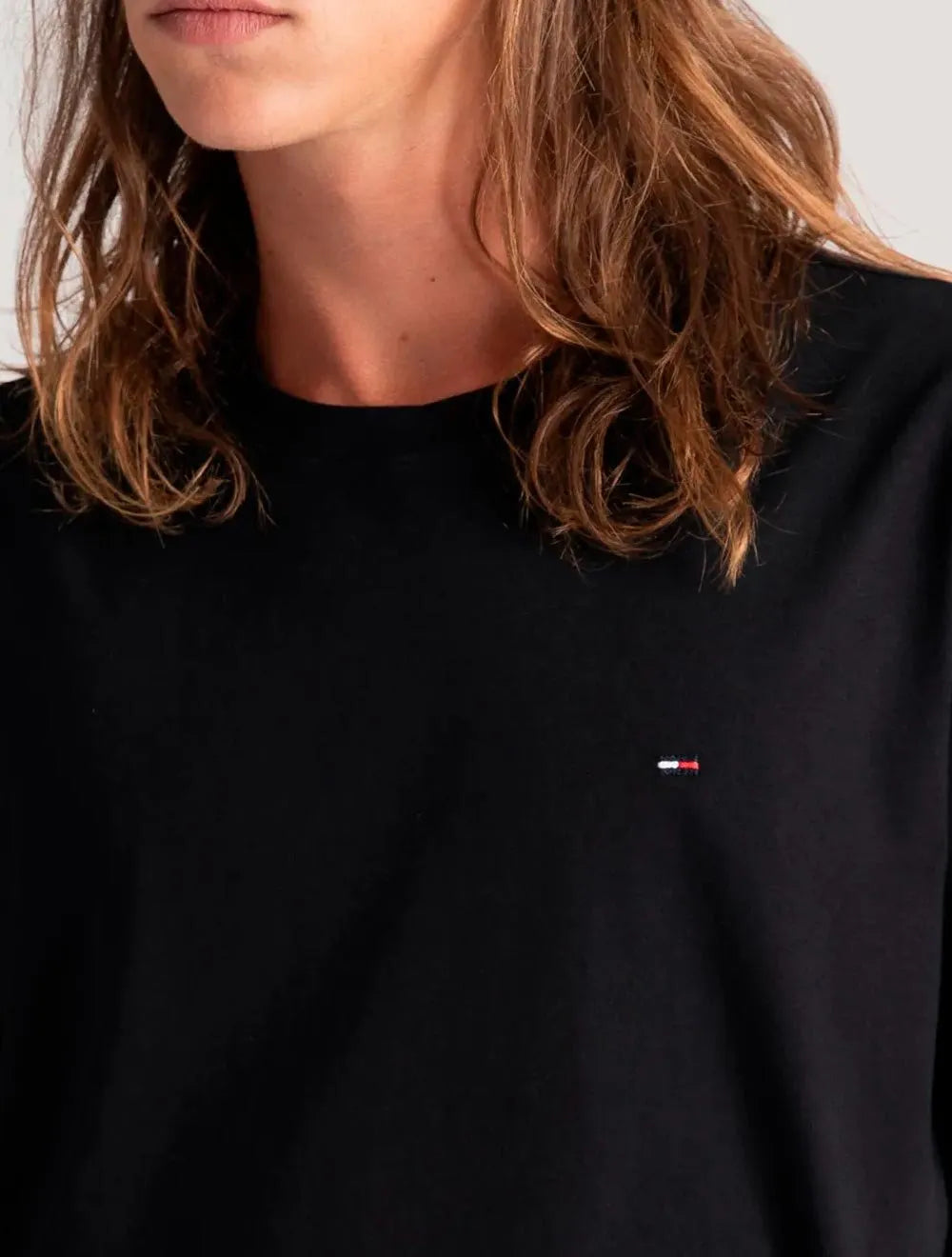 Camiseta Tommy Jeans Masculina Regular Jersey C-Neck Flag Preta