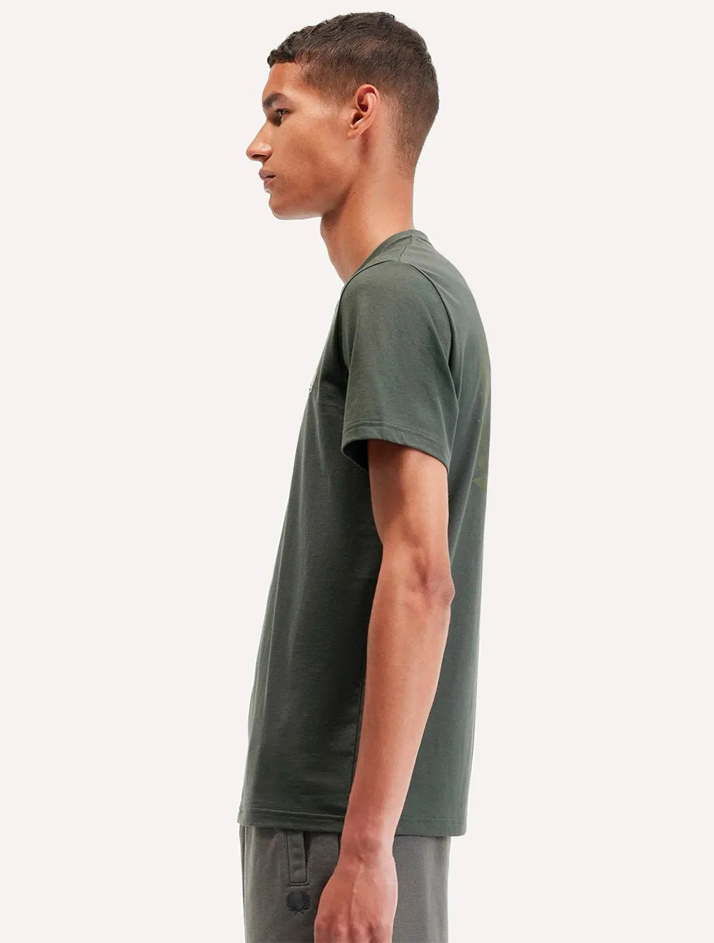 Camiseta Fred Perry Masculina Regular Powder Laurel Graphic Verde