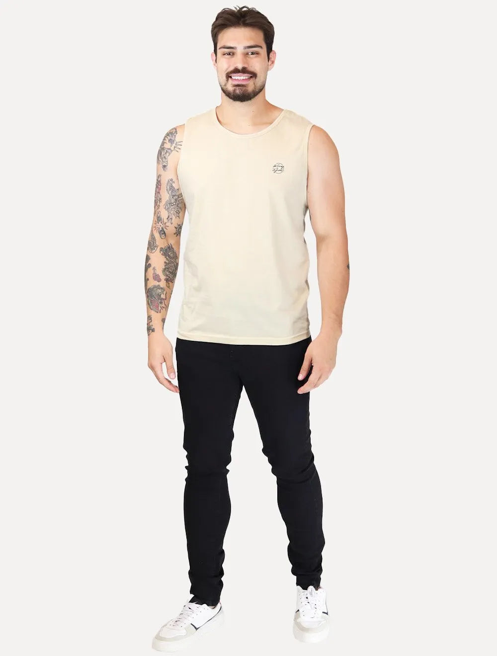 Regata King & Joe Masculina Logomania Circle Script Peito Areia
