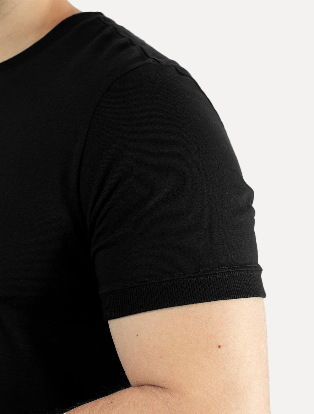 Camiseta Calvin Klein Masculina Malhão Com Punhos Preta